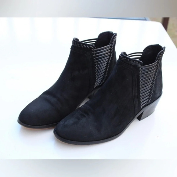 Vince Camuto ankle boots - Picture 2 of 11